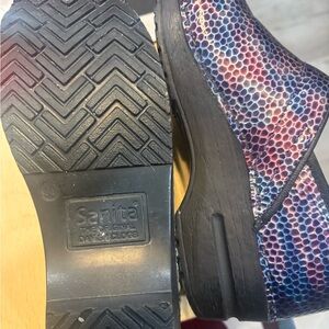 Sanita Women's Blue and Purple Patterned Clogs